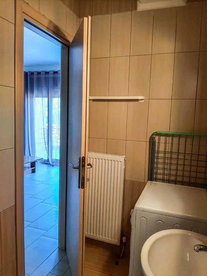 Canal Luxury Apartments Nea Poteidaia Exterior photo