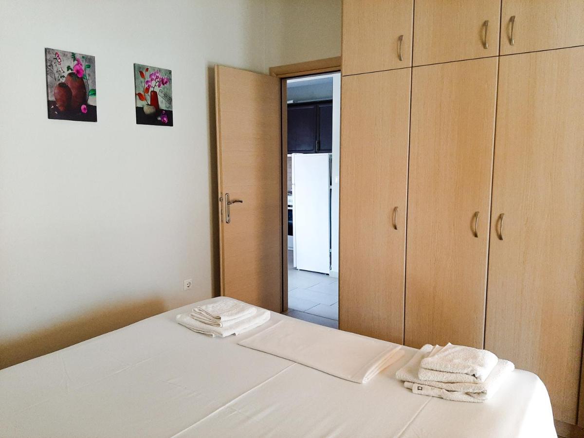 Canal Luxury Apartments Nea Poteidaia Exterior photo
