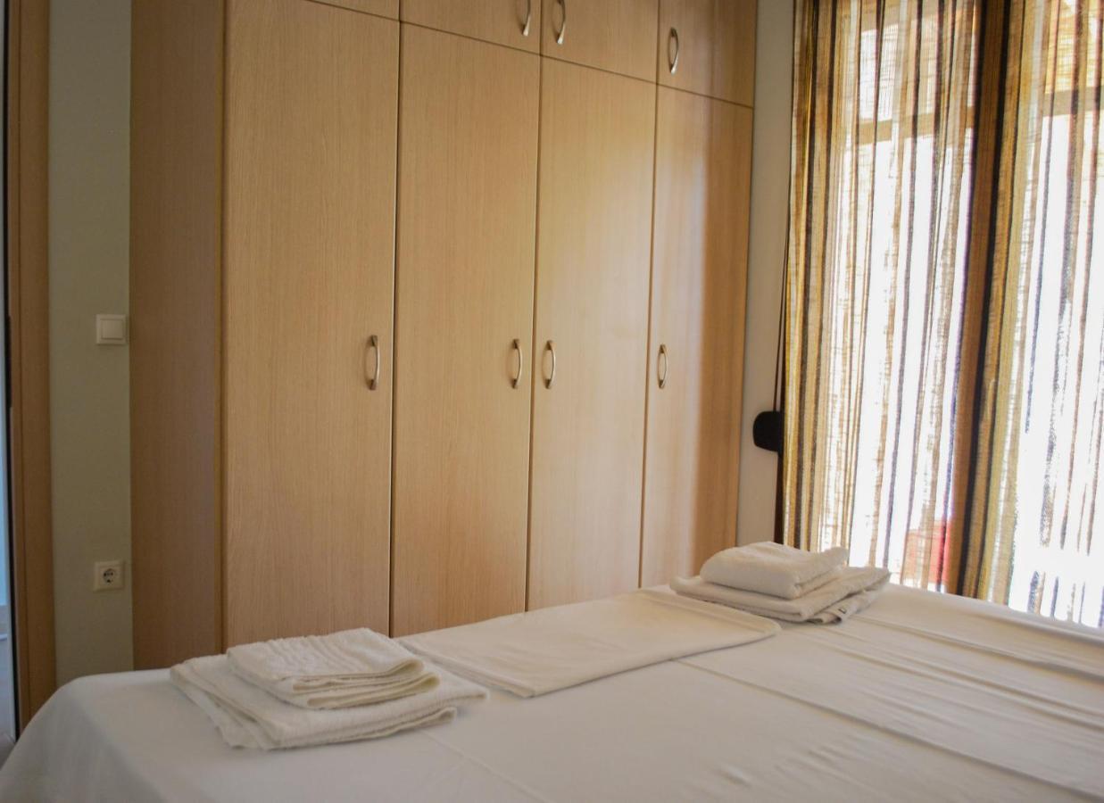 Canal Luxury Apartments Nea Poteidaia Exterior photo