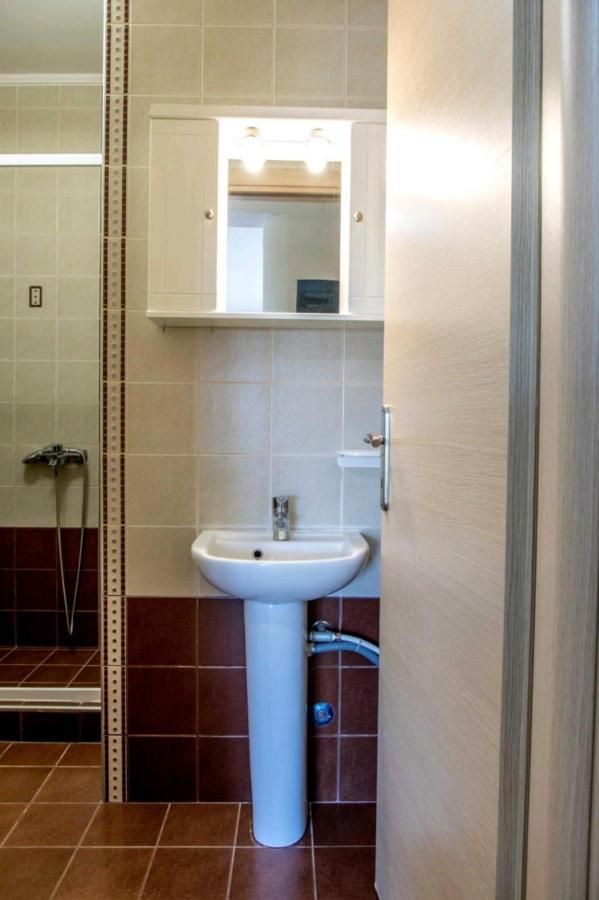 Canal Luxury Apartments Nea Poteidaia Exterior photo