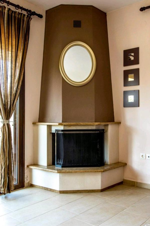 Canal Luxury Apartments Nea Poteidaia Exterior photo
